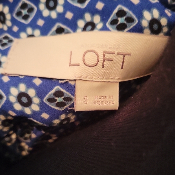 LOFT Blue Sleeveless Blouse with Mandarin Collar - Picture 2 of 10